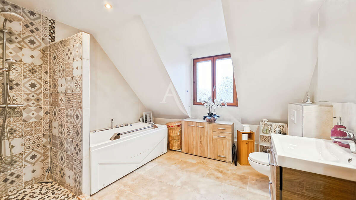 Maison à COURDIMANCHE