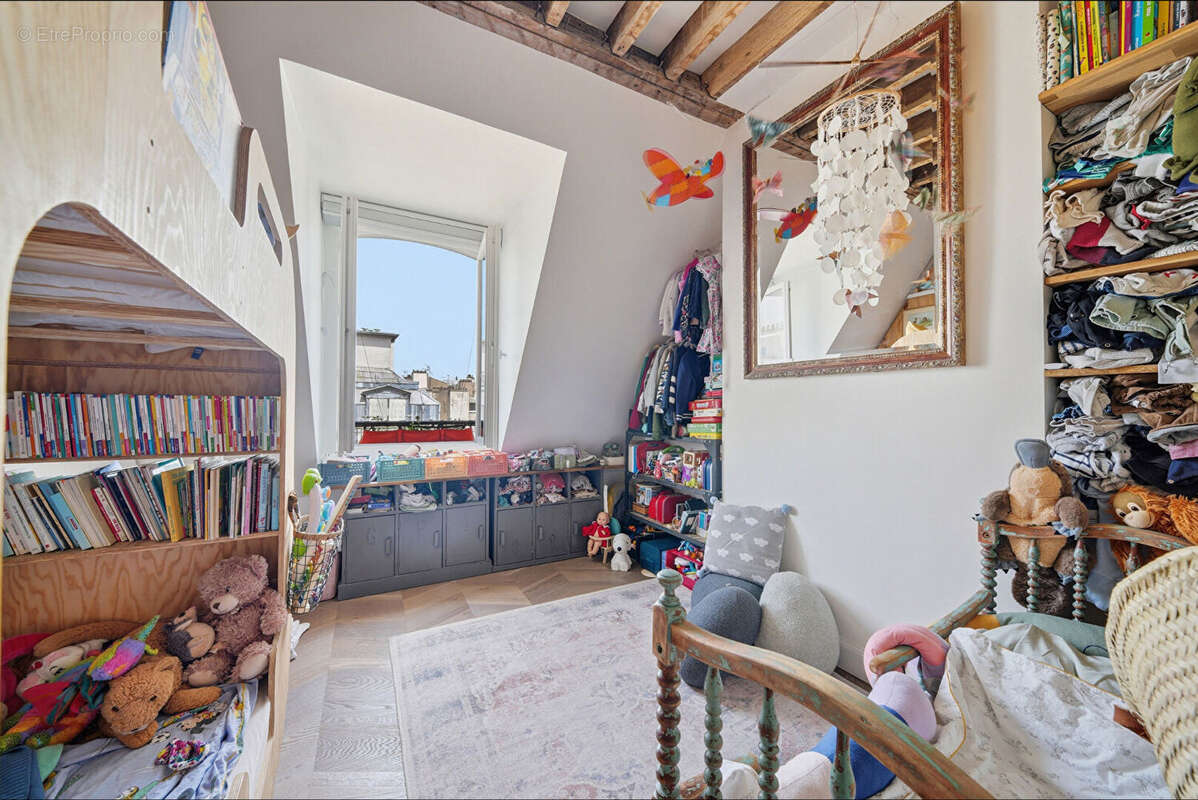 Appartement à PARIS-10E