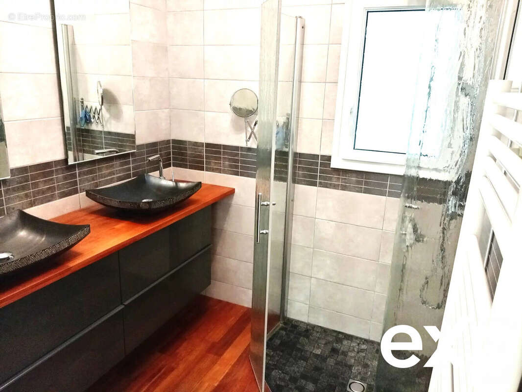 Maison à SAINT-HERBLON