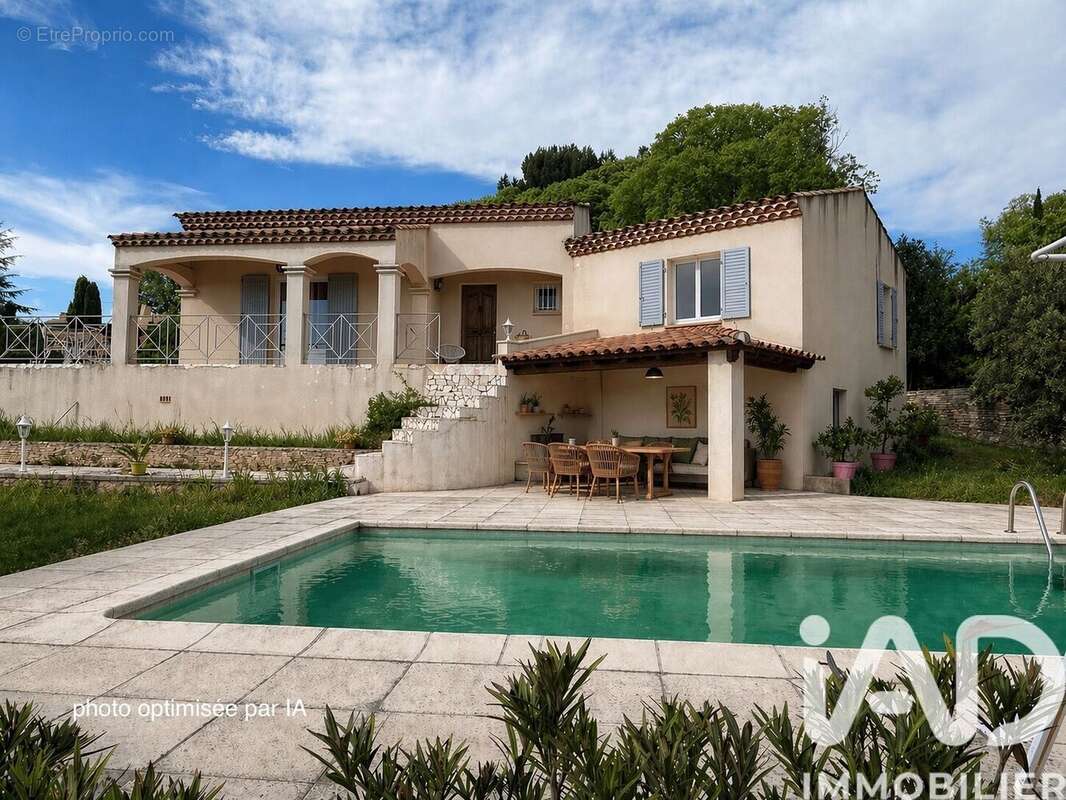 Maison 124 m² à Saint-Maximin  - photo 2