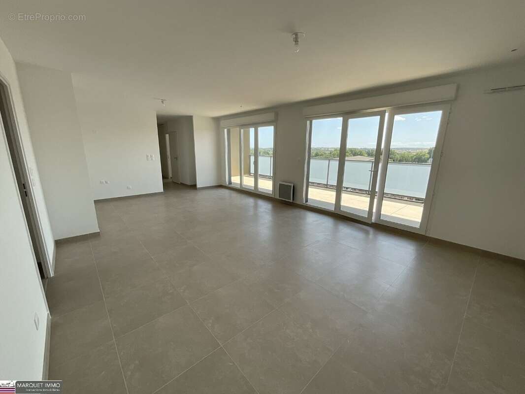 APT T4 offrant 92 m² avec terrasse 20 m² et parking au 7° et dernier étage avec ascenseur... - photo 7