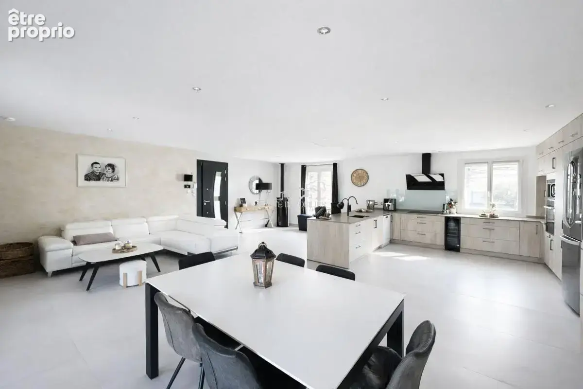 À VENDRE - Superbe maison de plain-pied à Gignac-la-Nerthe - photo 3