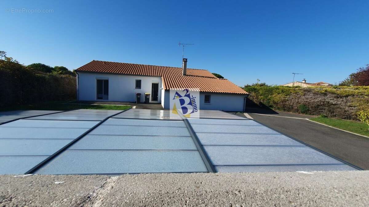 Maison à GARAT