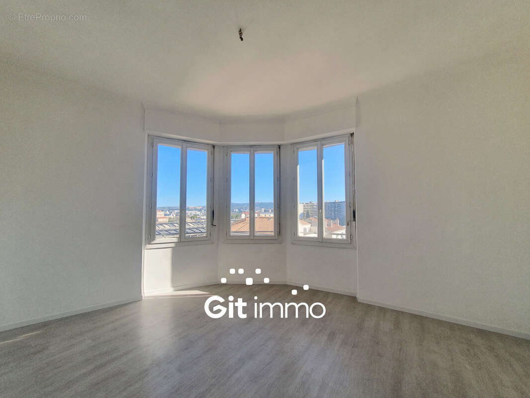 Appartement à MARSEILLE-1E