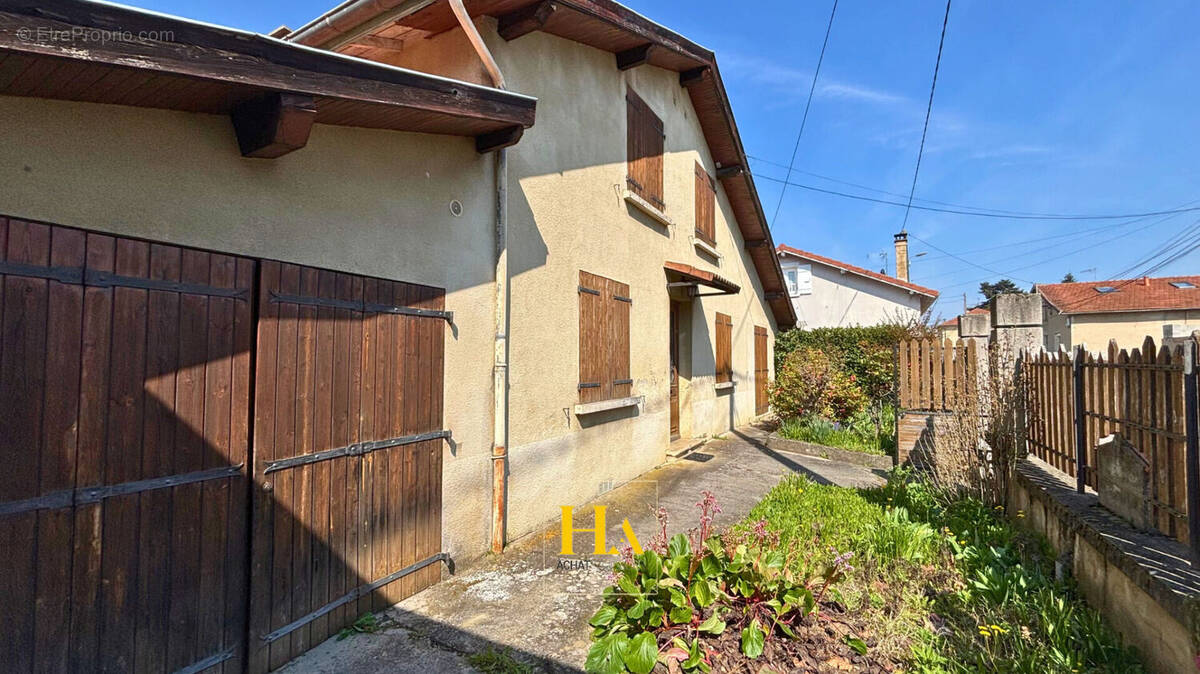 Maison à ROMANS-SUR-ISERE