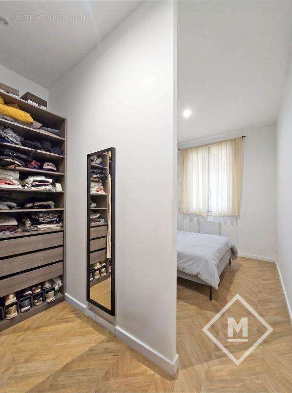 Superbe appartement T4 de 92m² avec climatisation, au 1er étage à Marseille 8ème - Carré d'Or - photo 15