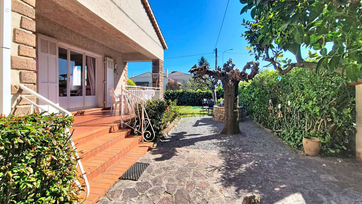 Maison à FREJUS