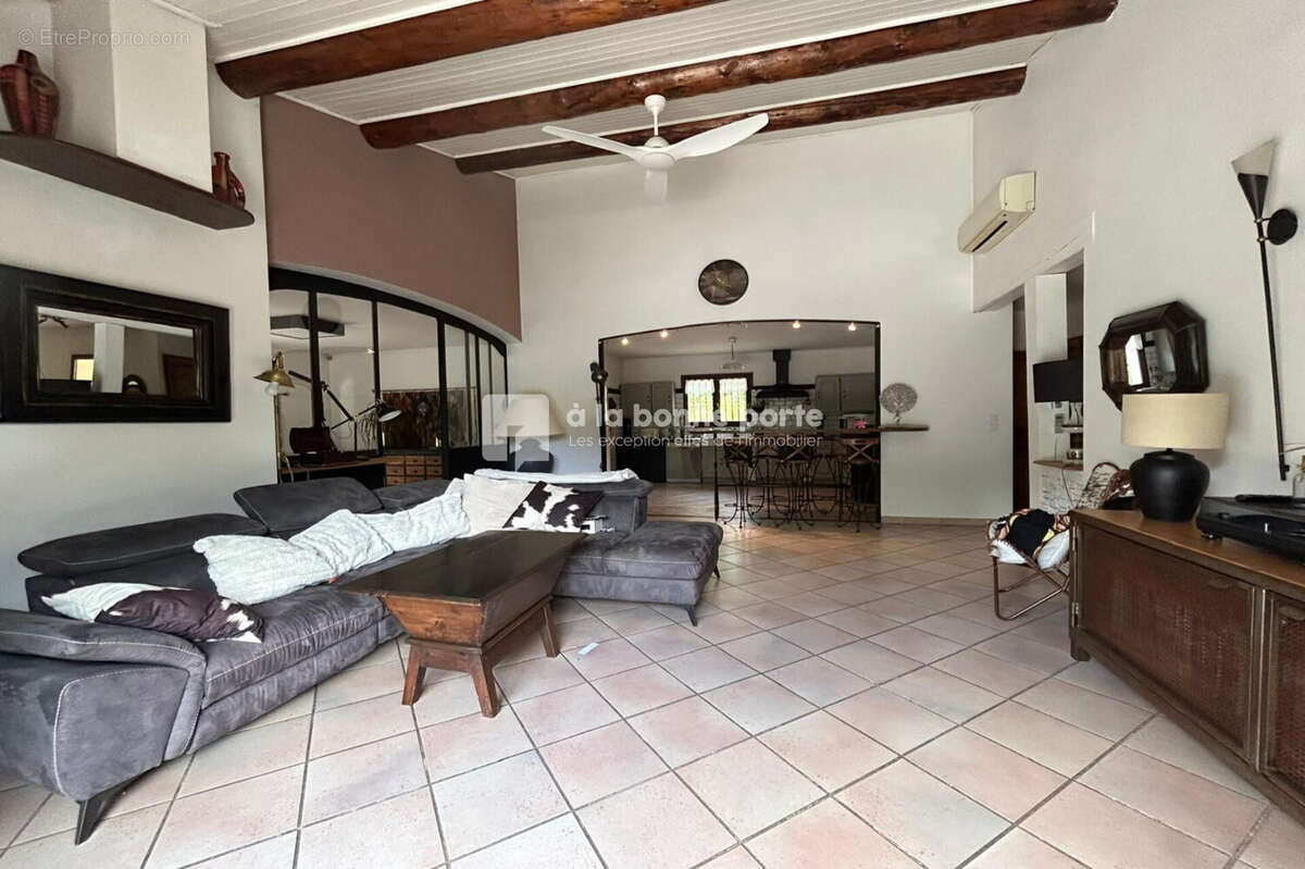 Maison à SAINT-MAXIMIN-LA-SAINTE-BAUME