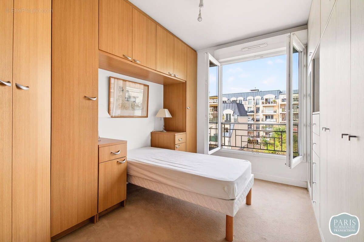 Appartement à LA GARENNE-COLOMBES