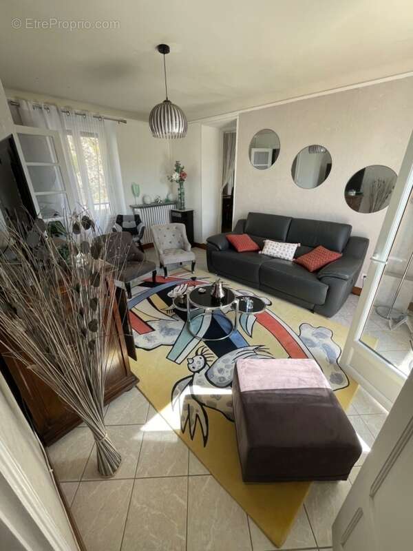 Maison à LA CELLE-DUNOISE