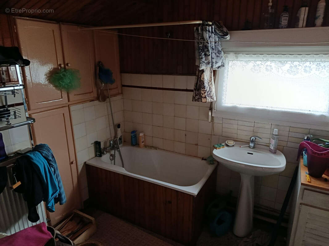 Maison 140m2 avec terrain et dépendances - photo 9