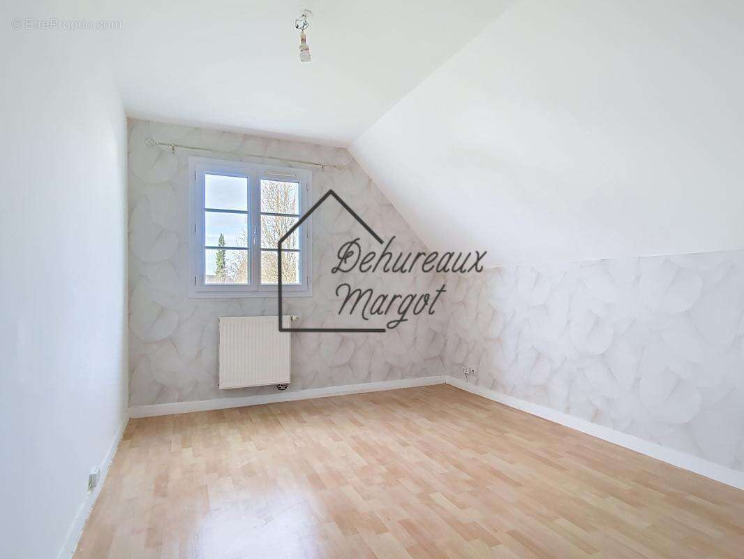 Maison à SAINT-CYR-SUR-LOIRE