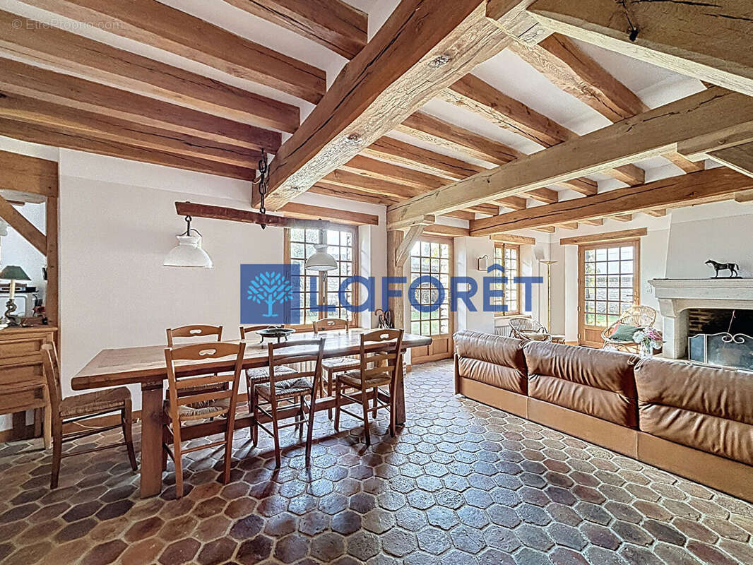 Maison à JUMEAUVILLE