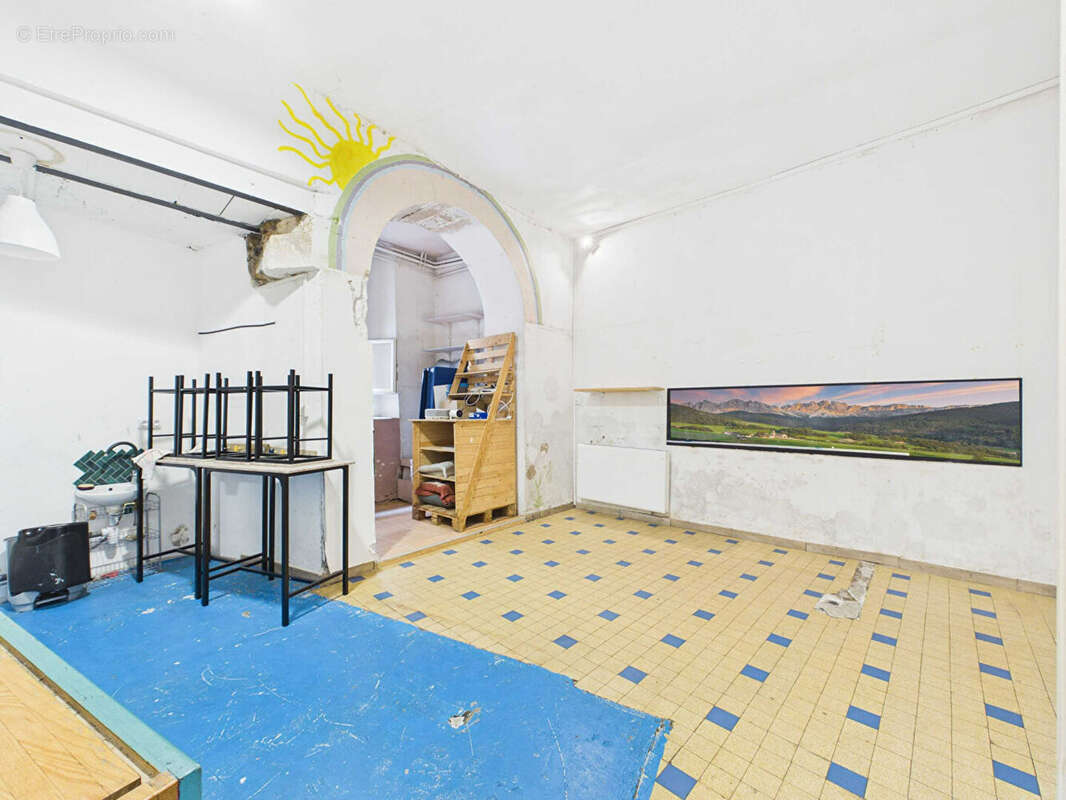 À VENDRE  Local commercial avec fort potentiel en plein centre de Tournon-sur-Rhône - photo 5