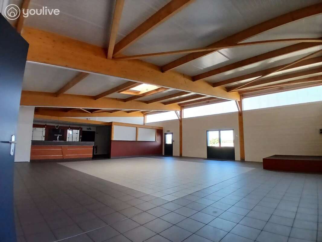 Ensemble immobilier d'activité de 770 m² avec revenu locatif immédiat – Terrain clos de 2 300 m² - photo 7
