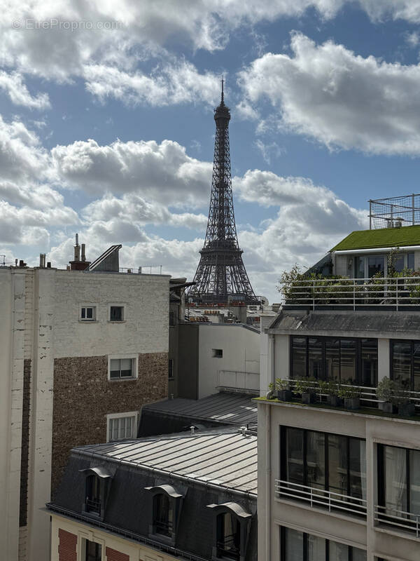 Appartement à PARIS-16E