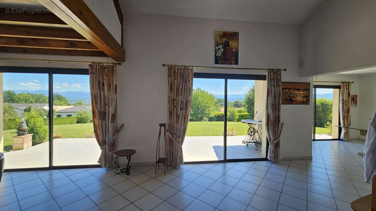 Maison à VILLENEUVE-DE-RIVIERE