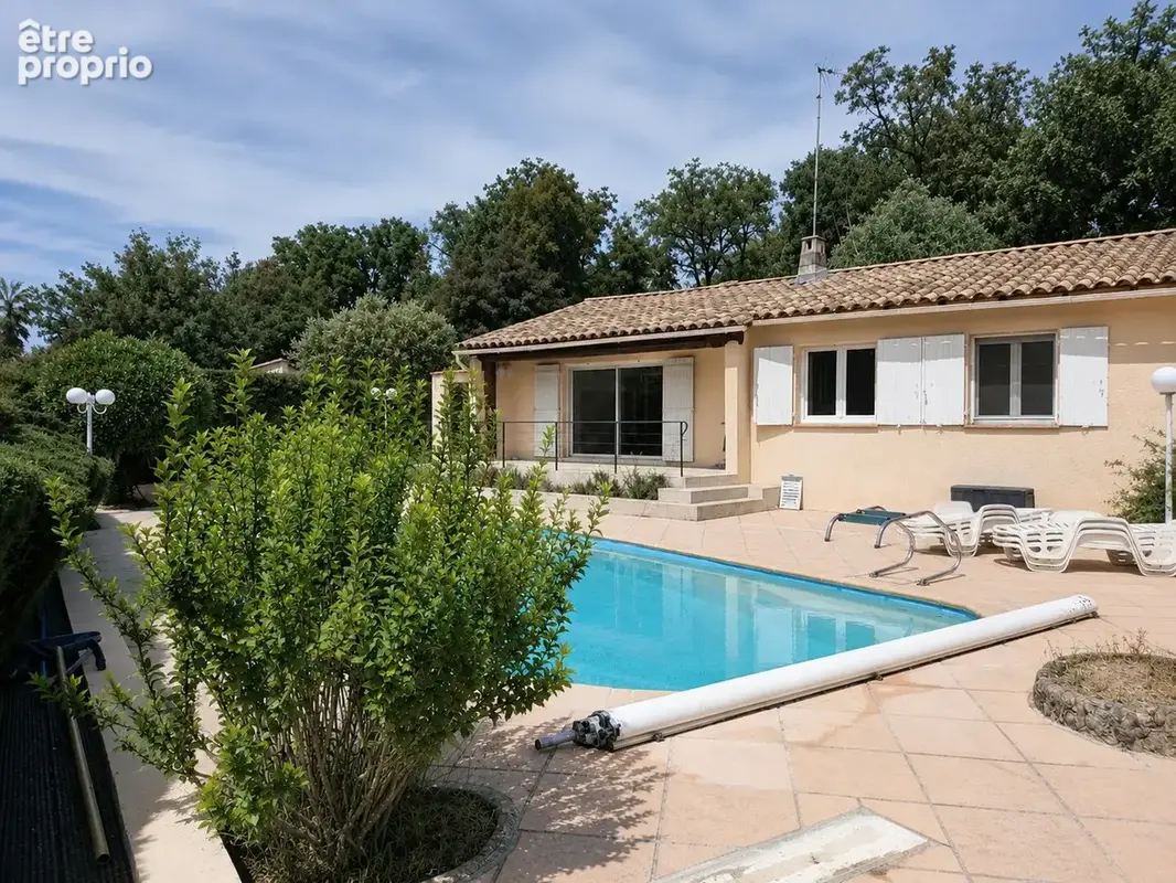 Maison à BAGNOLS-EN-FORET