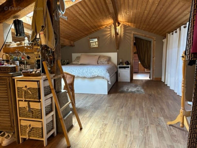 Maison à MARTRES-SUR-MORGE
