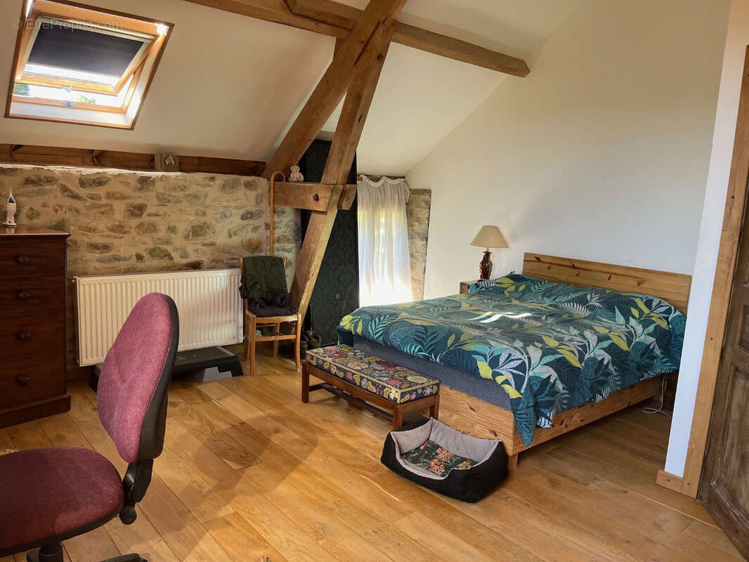 Maison à COUSSAC-BONNEVAL