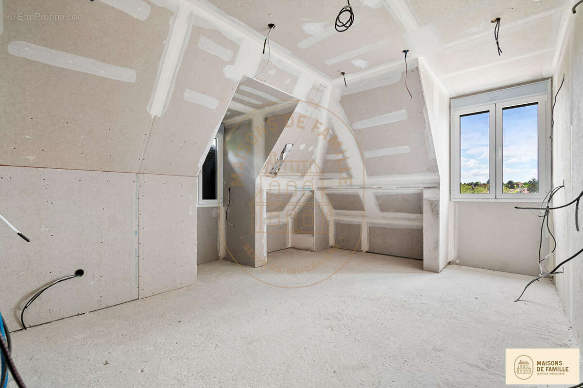 Maison à LA CELLE-SAINT-CLOUD