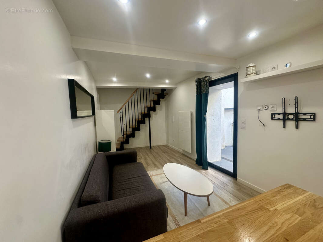 Appartement à PONT-DE-CHERUY