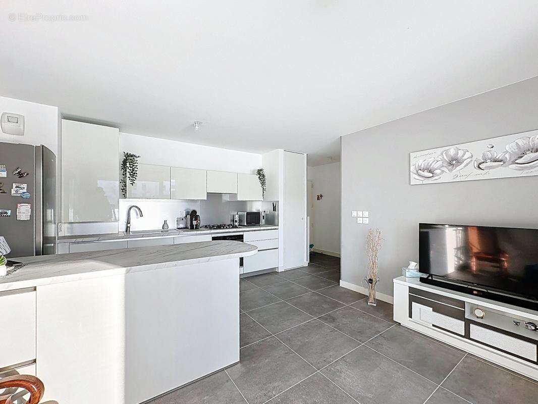 Appartement à PIERRE-BENITE