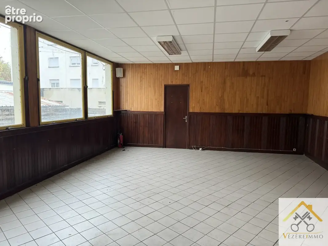 Local Commercial 160 m2 Objat - photo 3