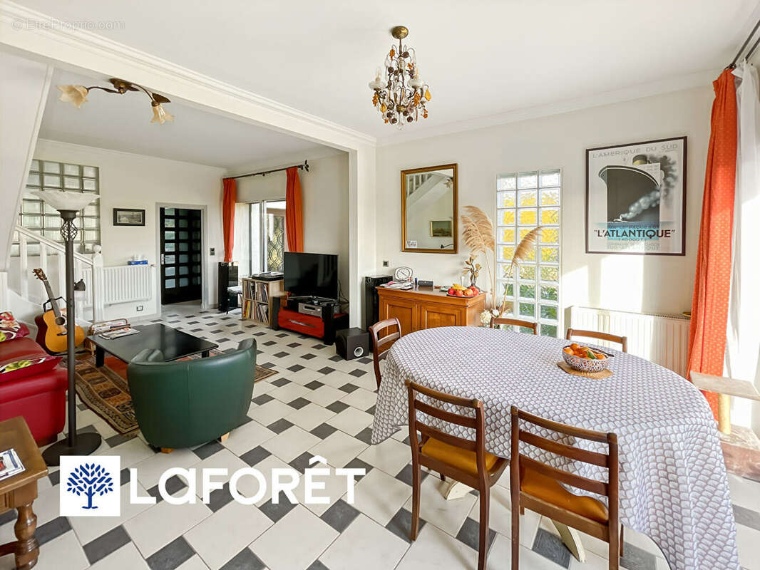 Maison à SAULX-LES-CHARTREUX