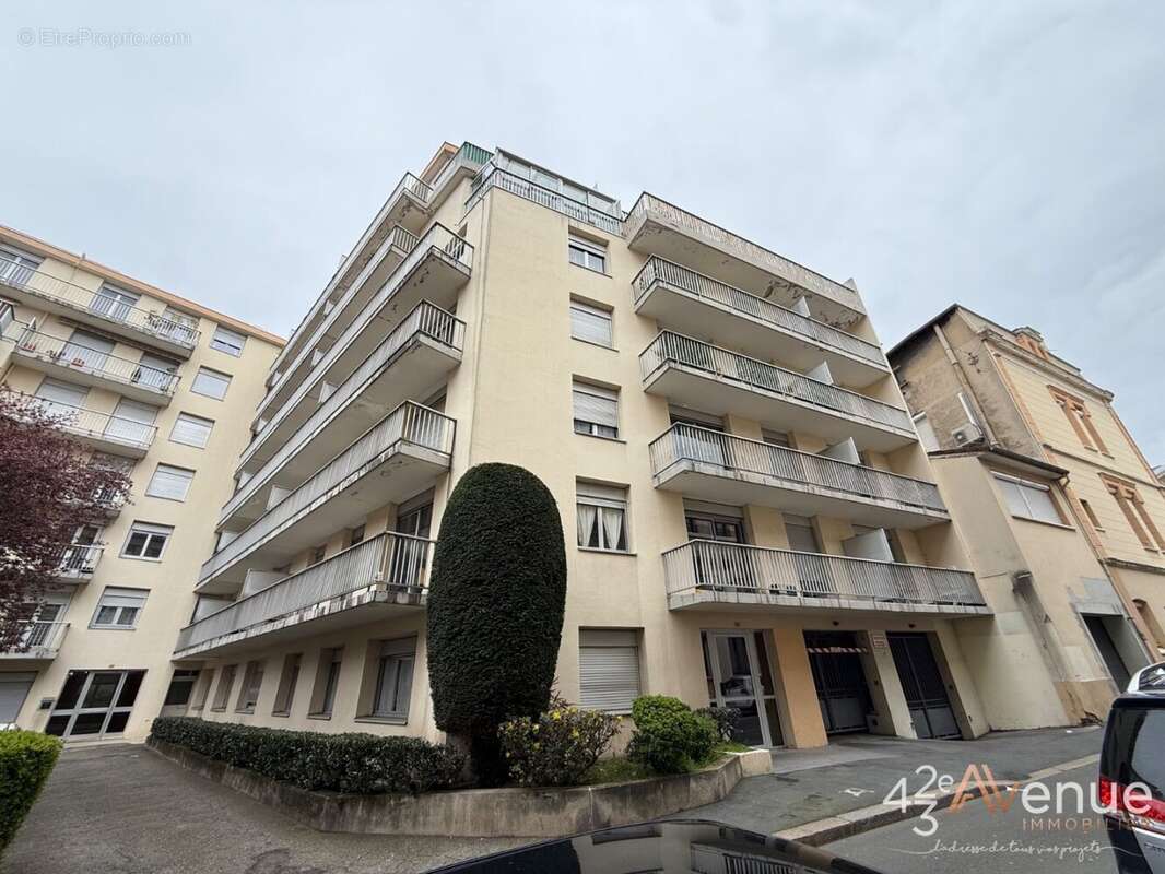 Appartement à SAINT-ETIENNE