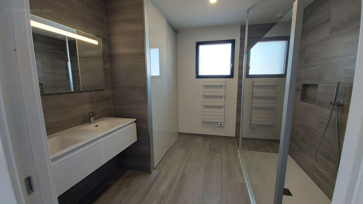 Maison à PONT-DU-CHATEAU