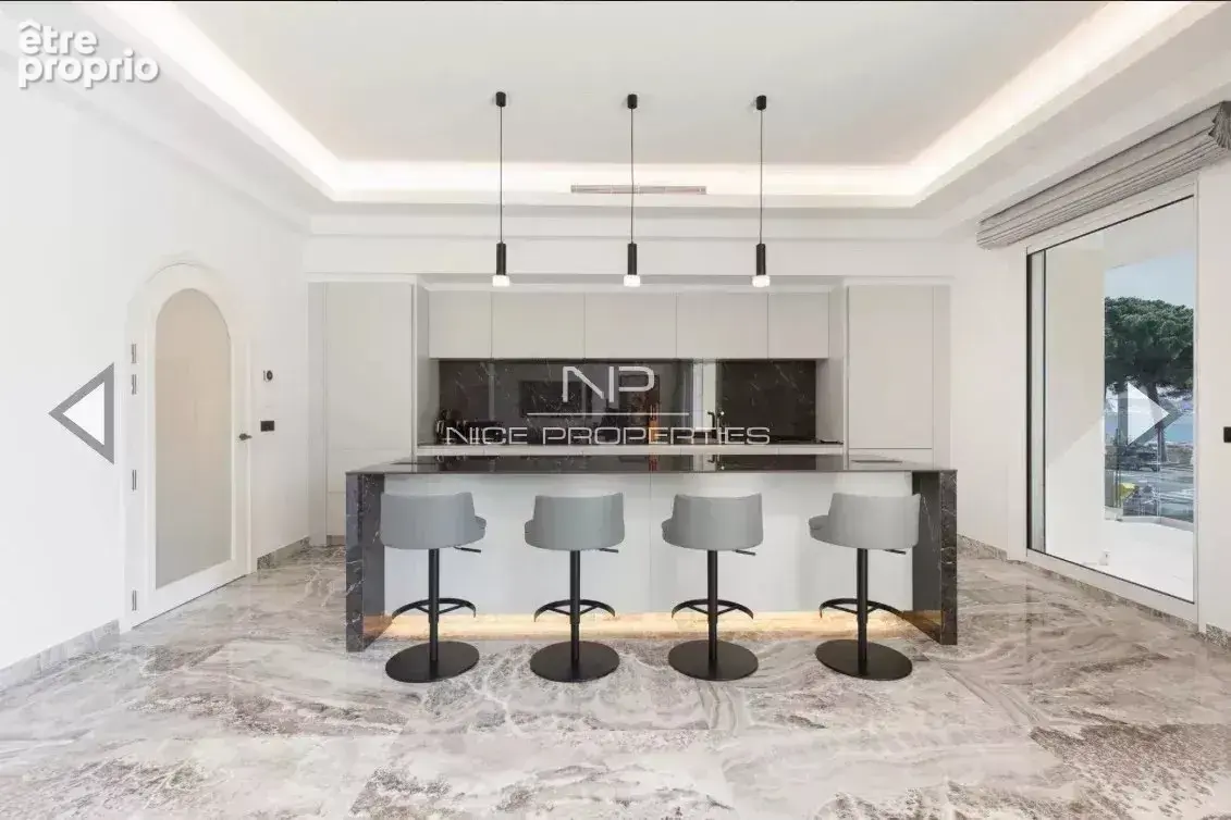 Cannes, appartement de 220 m² avec terrasse de 110 m² et garage sur le Croisette - photo 5