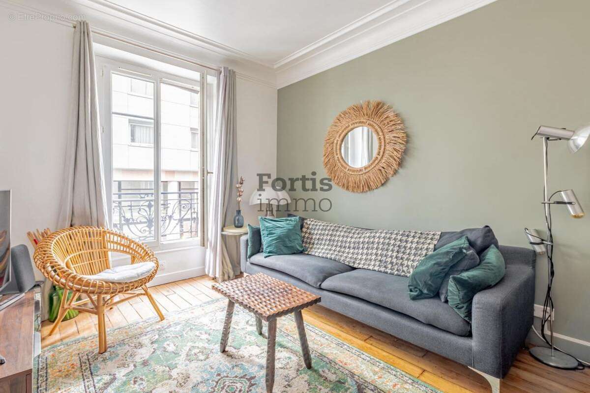 Appartement à PARIS-18E