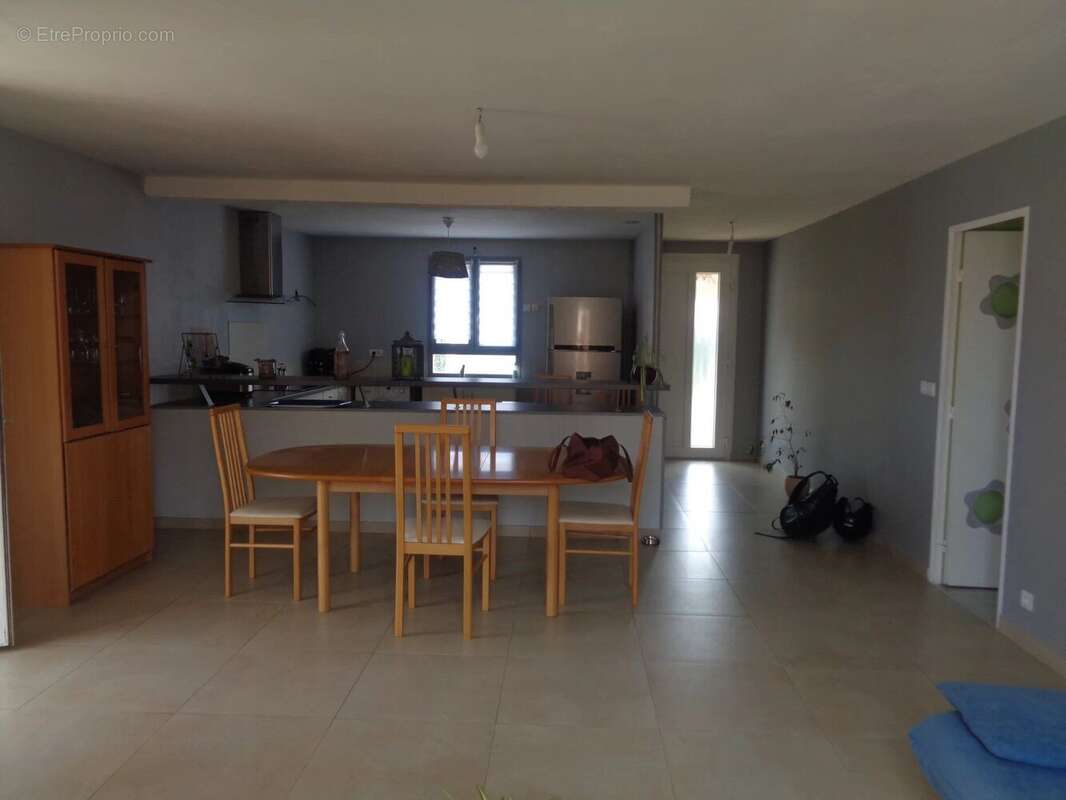 Maison à SAINT-LAURENT-DE-LA-SALANQUE