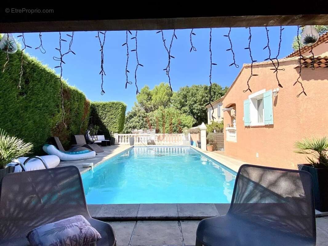 Chateauneuf le rouge chaleureuse maison familiale  commodites a pied - photo 32