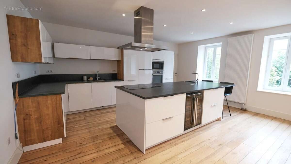 Maison à OUROUX-EN-MORVAN