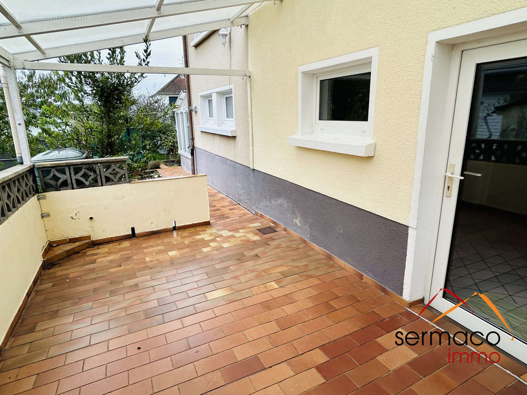 Véranda - Maison à SARREGUEMINES