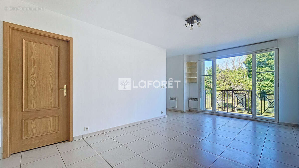 Appartement à ORRY-LA-VILLE