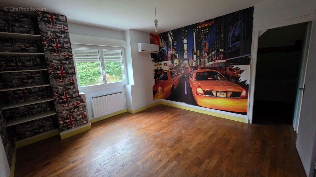 Maison à SAINT-YRIEIX-LA-PERCHE