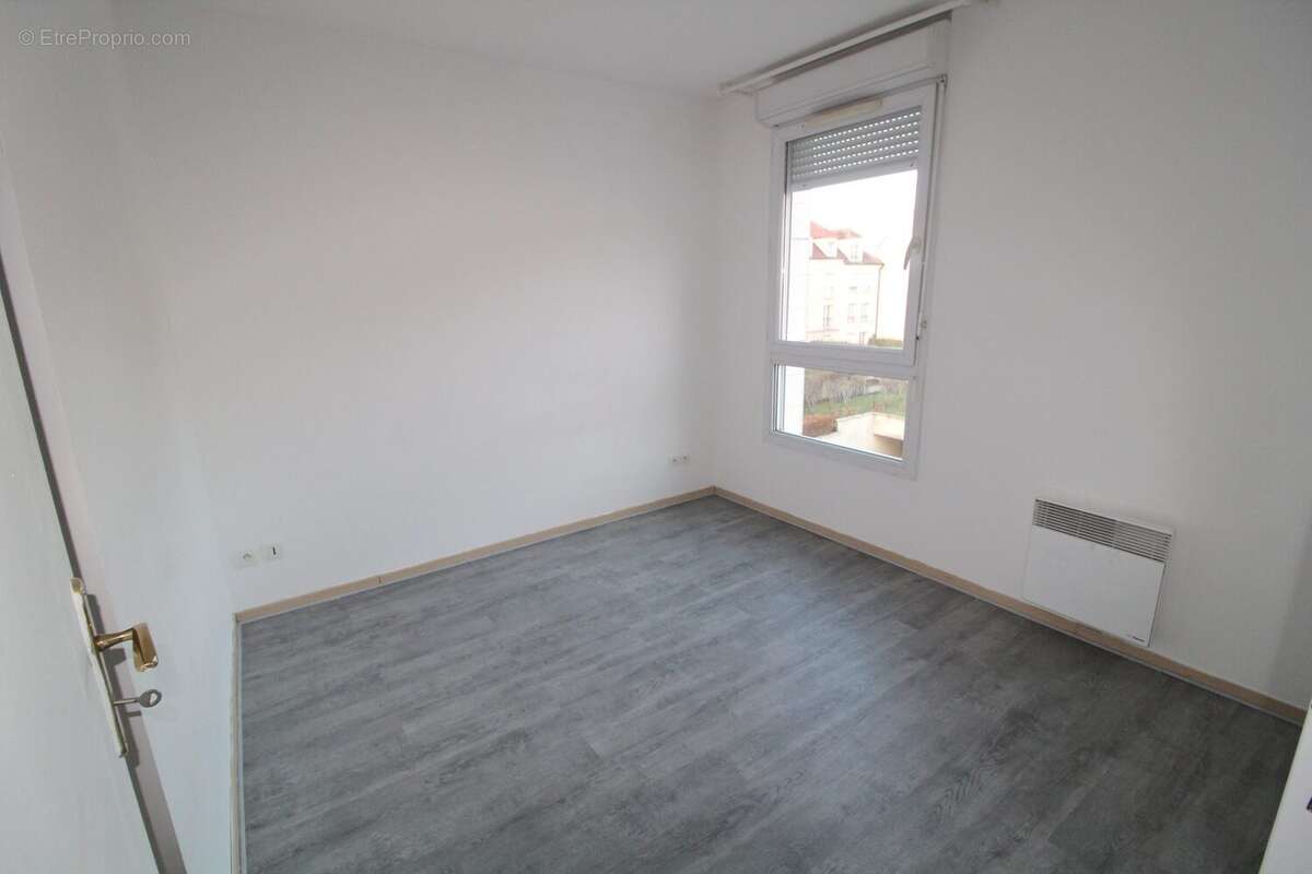 Appartement à MONTIGNY-LE-BRETONNEUX