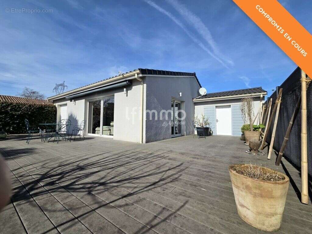 Maison à AMBARES-ET-LAGRAVE