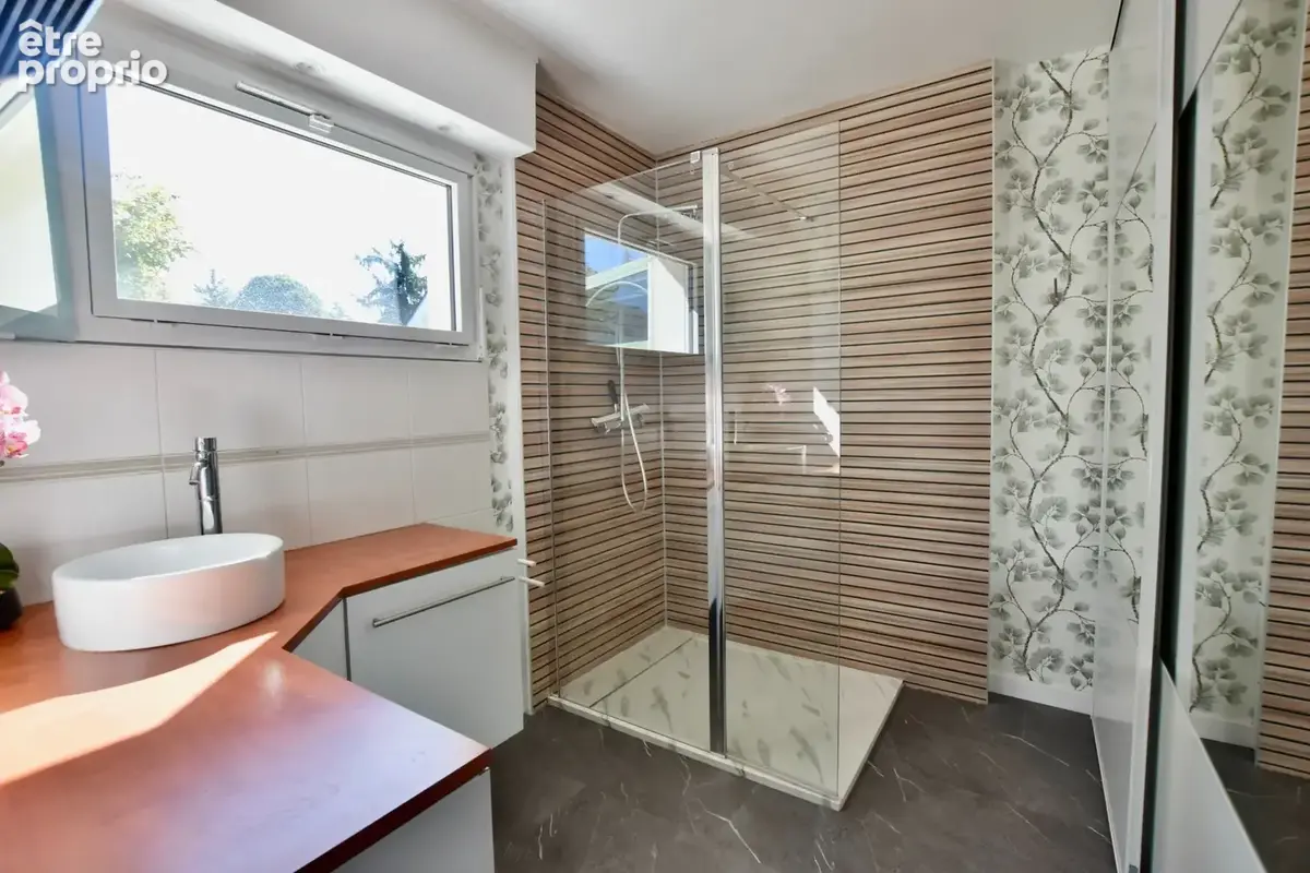 Maison avec jardin en bon état dans quartier résidentiel ! - photo 9