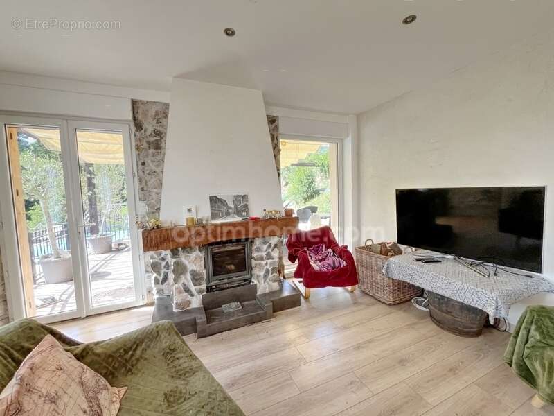 Maison à SAINT-DIDIER-SUR-BEAUJEU