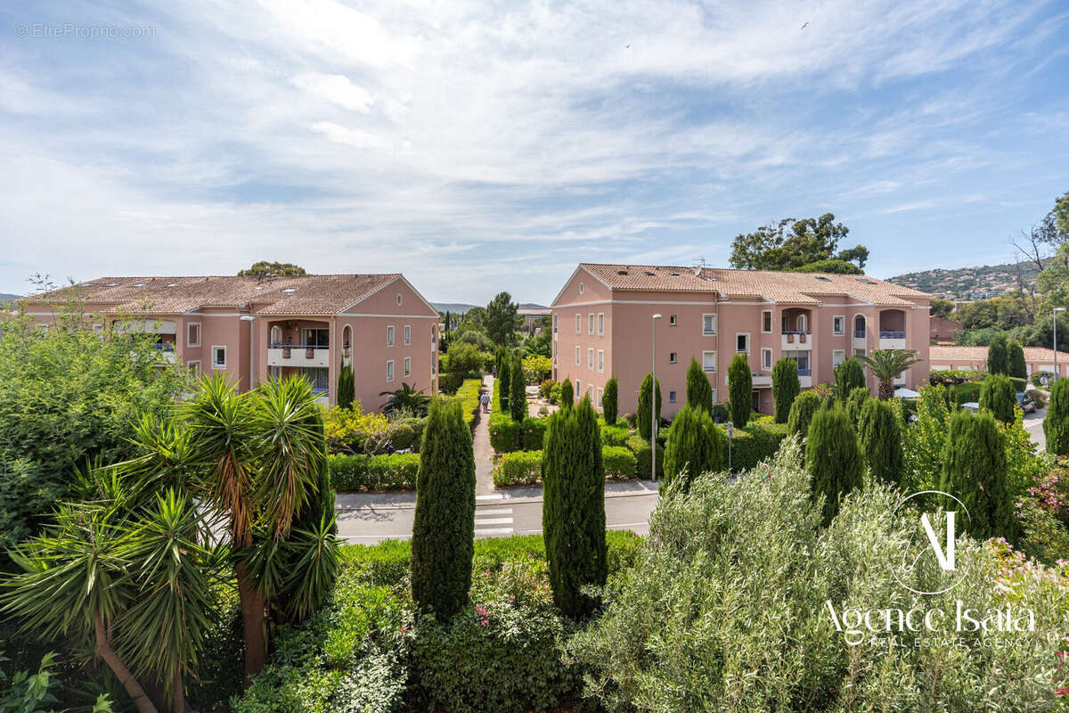 Appartement à BORMES-LES-MIMOSAS