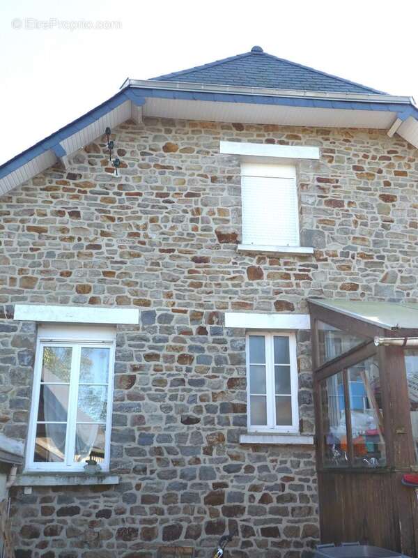 Maison à ARGENTRE-DU-PLESSIS