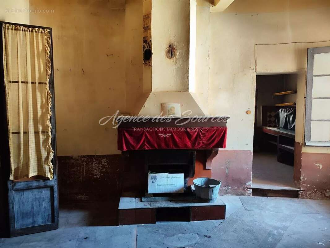 EXCLU : Maison de village à rénover à Varages - photo 12