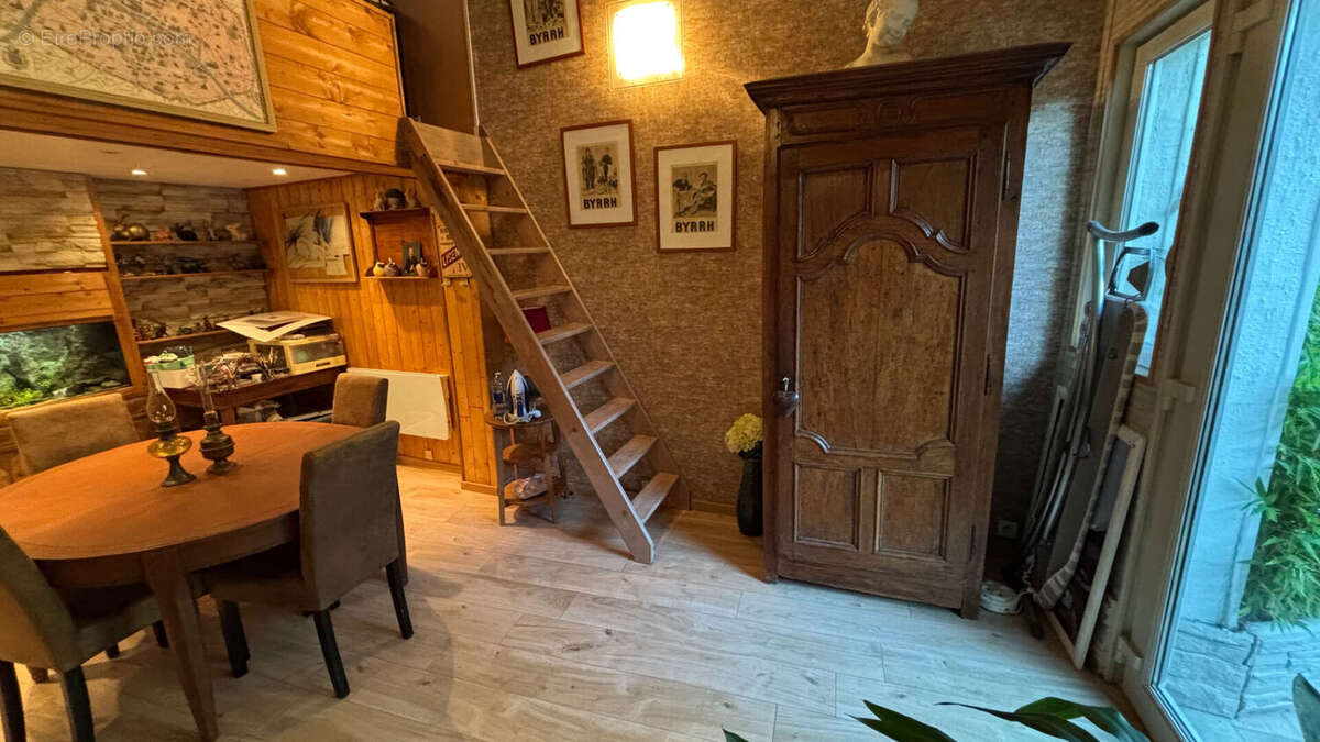 Maison à CURIS-AU-MONT-D&#039;OR