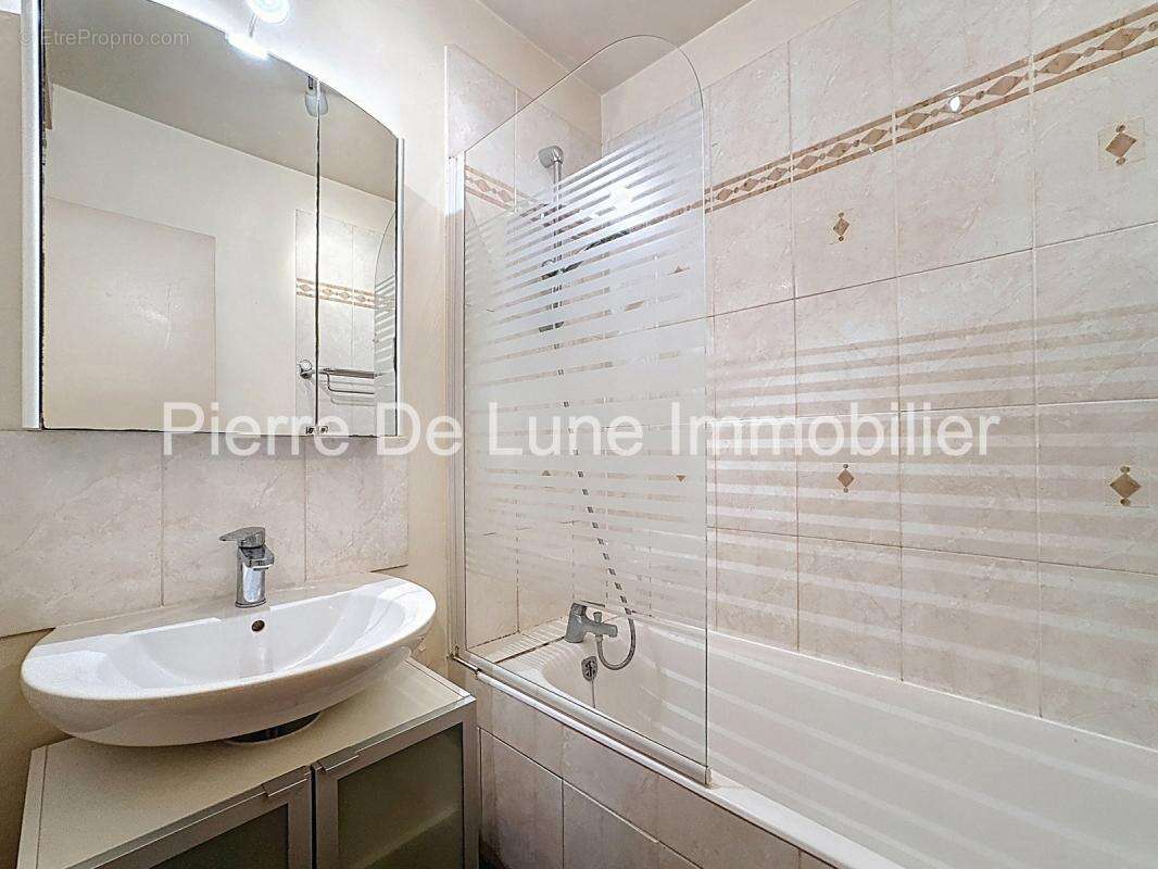 Appartement à PARIS-19E