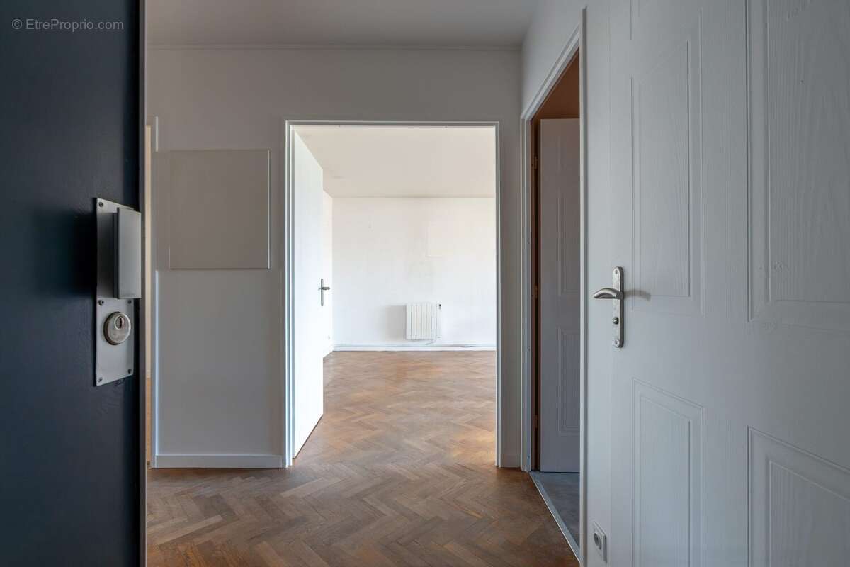 Appartement à CHARENTON-LE-PONT