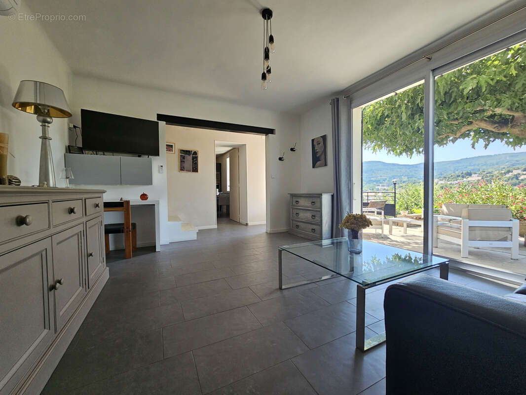 Luberon, Apt belle maison de 130 m2 avec magnifique vue panoramique, bassin et jardin. - photo 6
